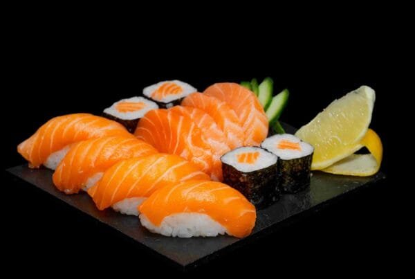 Fresh Mini Salmon Lover 12 Pieces